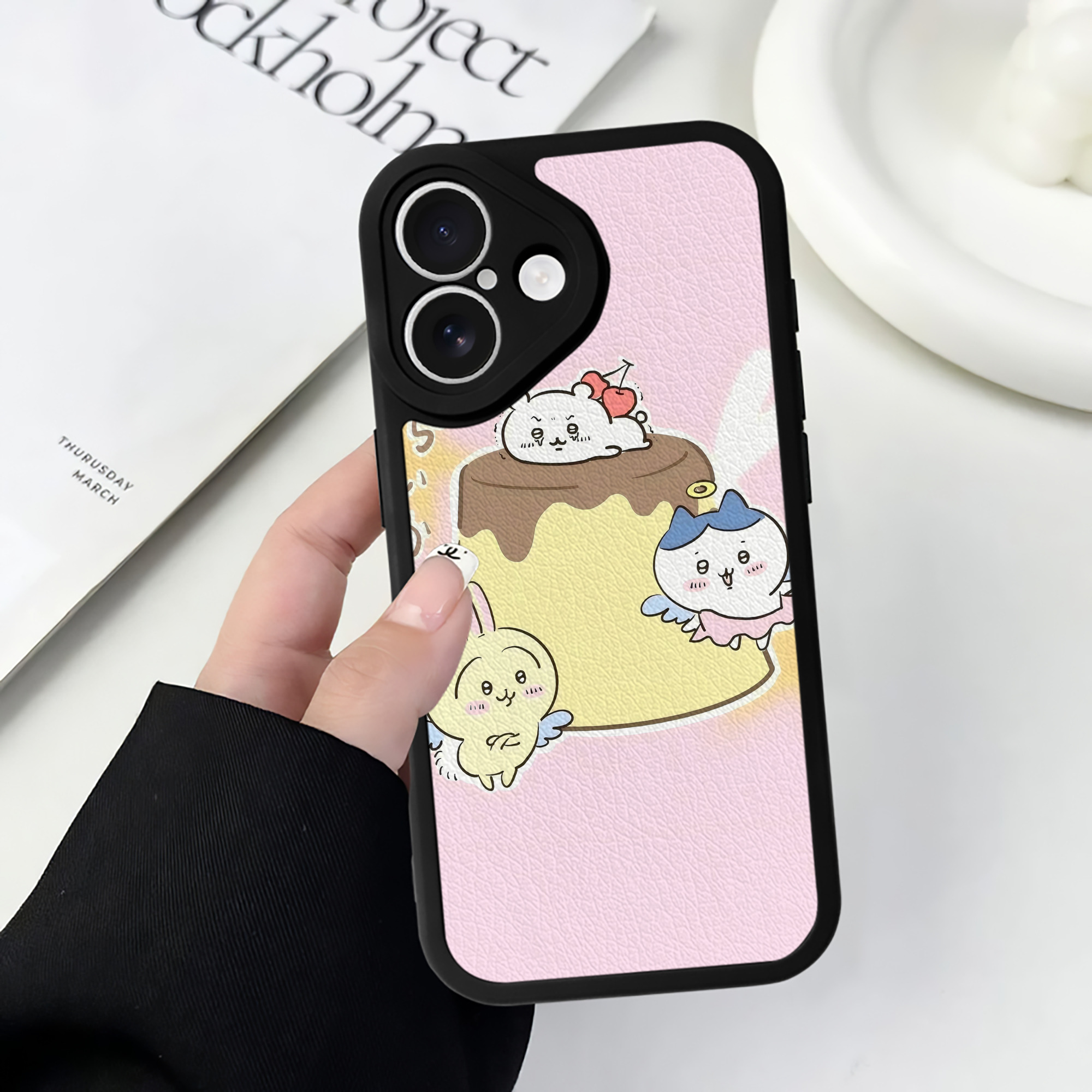 （画像用） ちいかわ Chii-kawa 【iPhone 16シリーズ対応】シリコンスマホケース（レザー調） 材質：シリコン